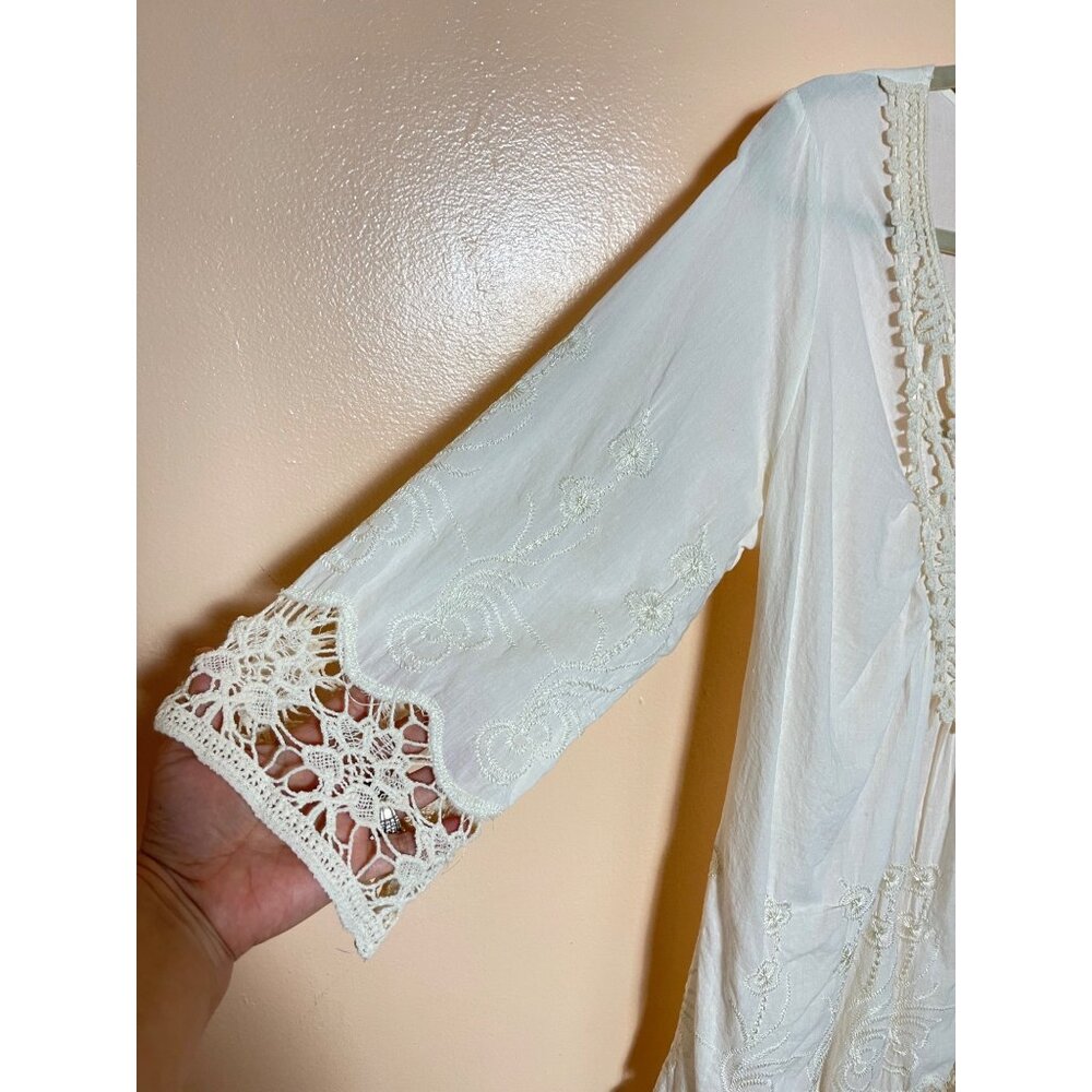 Forgotten Grace Ivory Embroidered Crochet Tunic Top V-Neck 3/4Sleeve Size Large - Picture 7 of 17